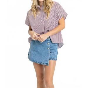 NEW KARLIE stripe signature vneck collar top in burgundy